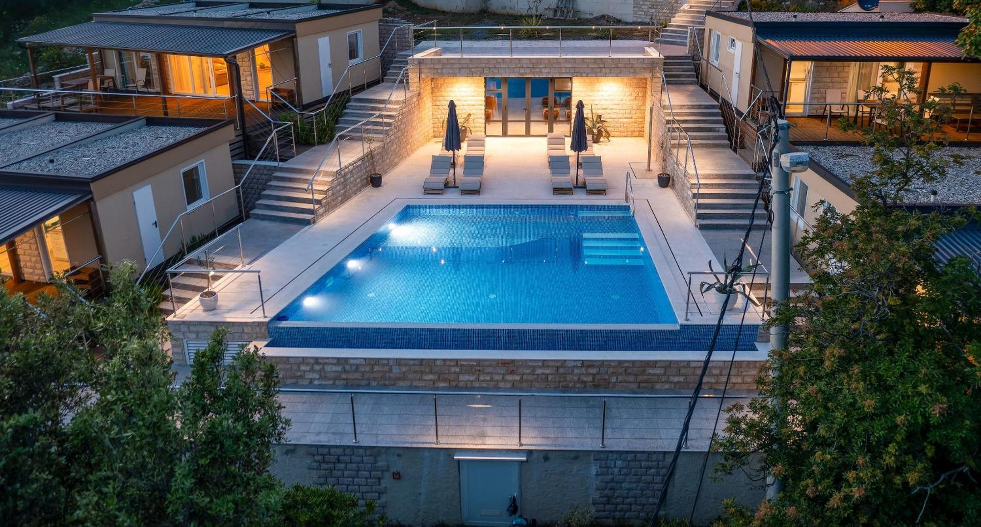 Boora Glamp Experience & Heated Infinity Pool Campsite
