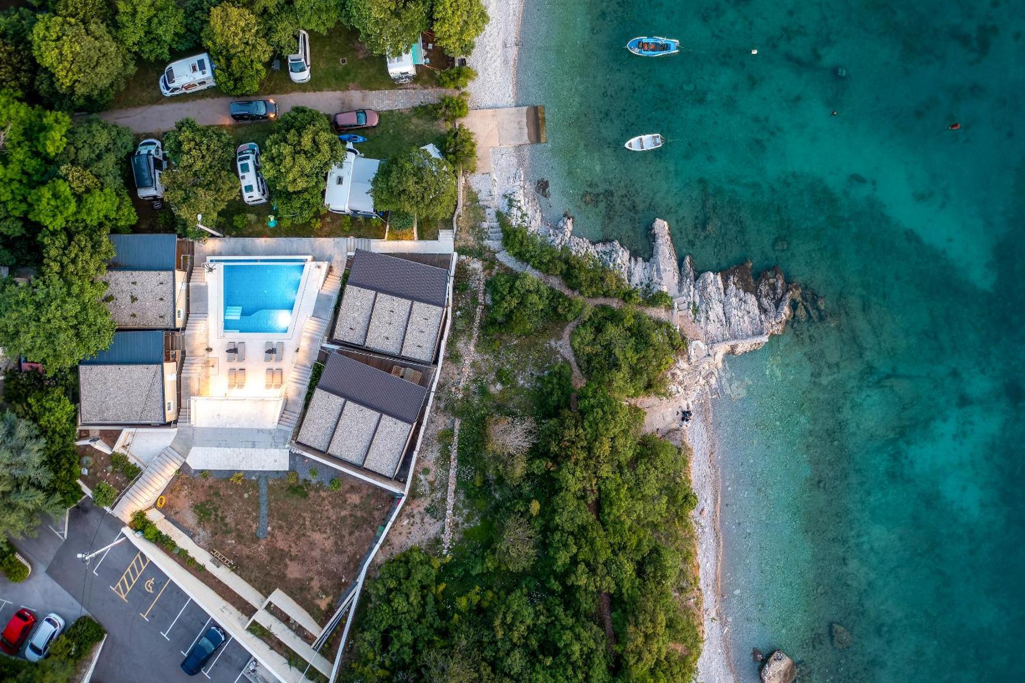 Boora Glamp Experience & Heated Infinity Pool Senj (Lika-Senj)