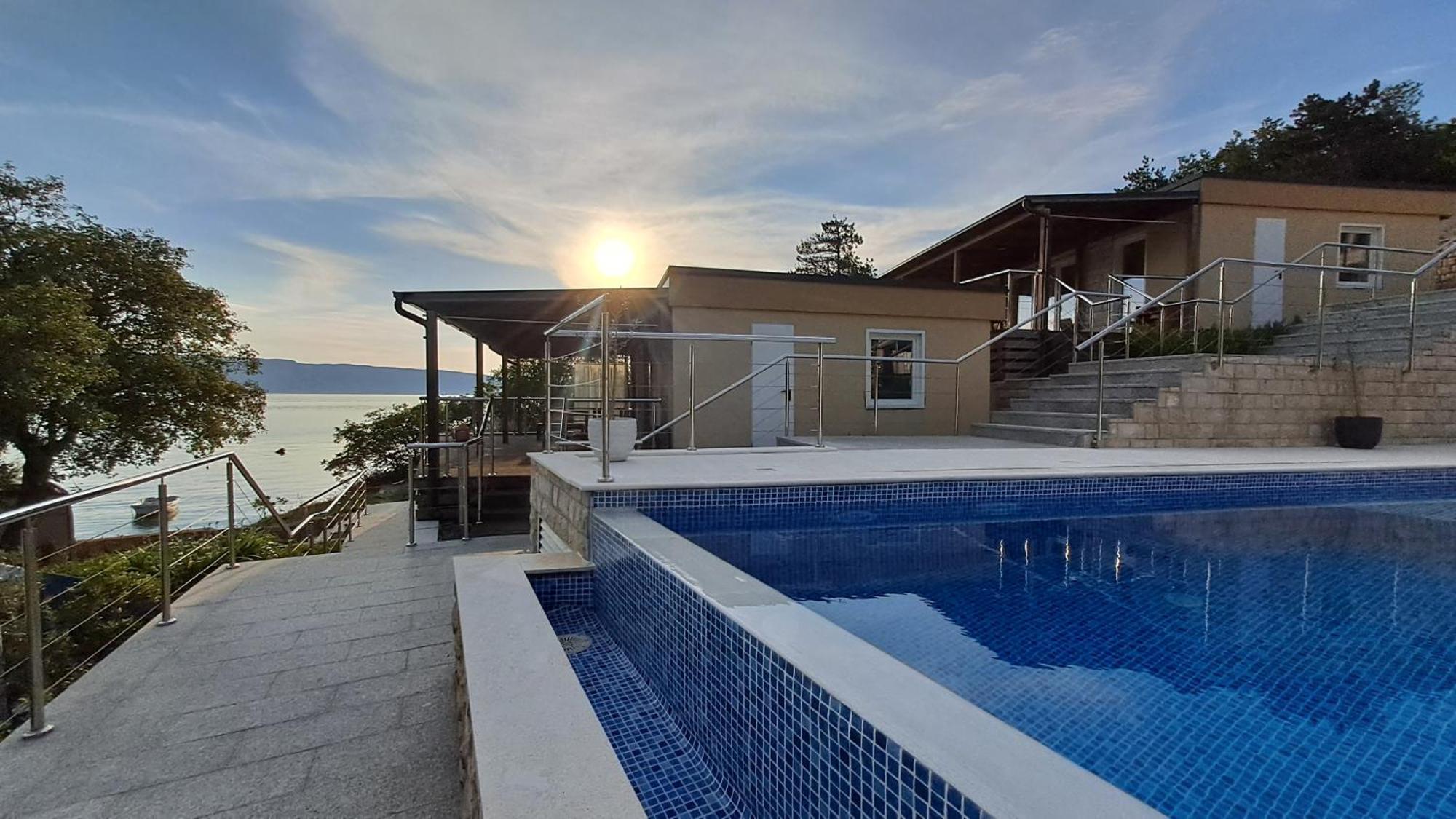 Boora Glamp Experience & Heated Infinity Pool * Senj (Lika-Senj)
