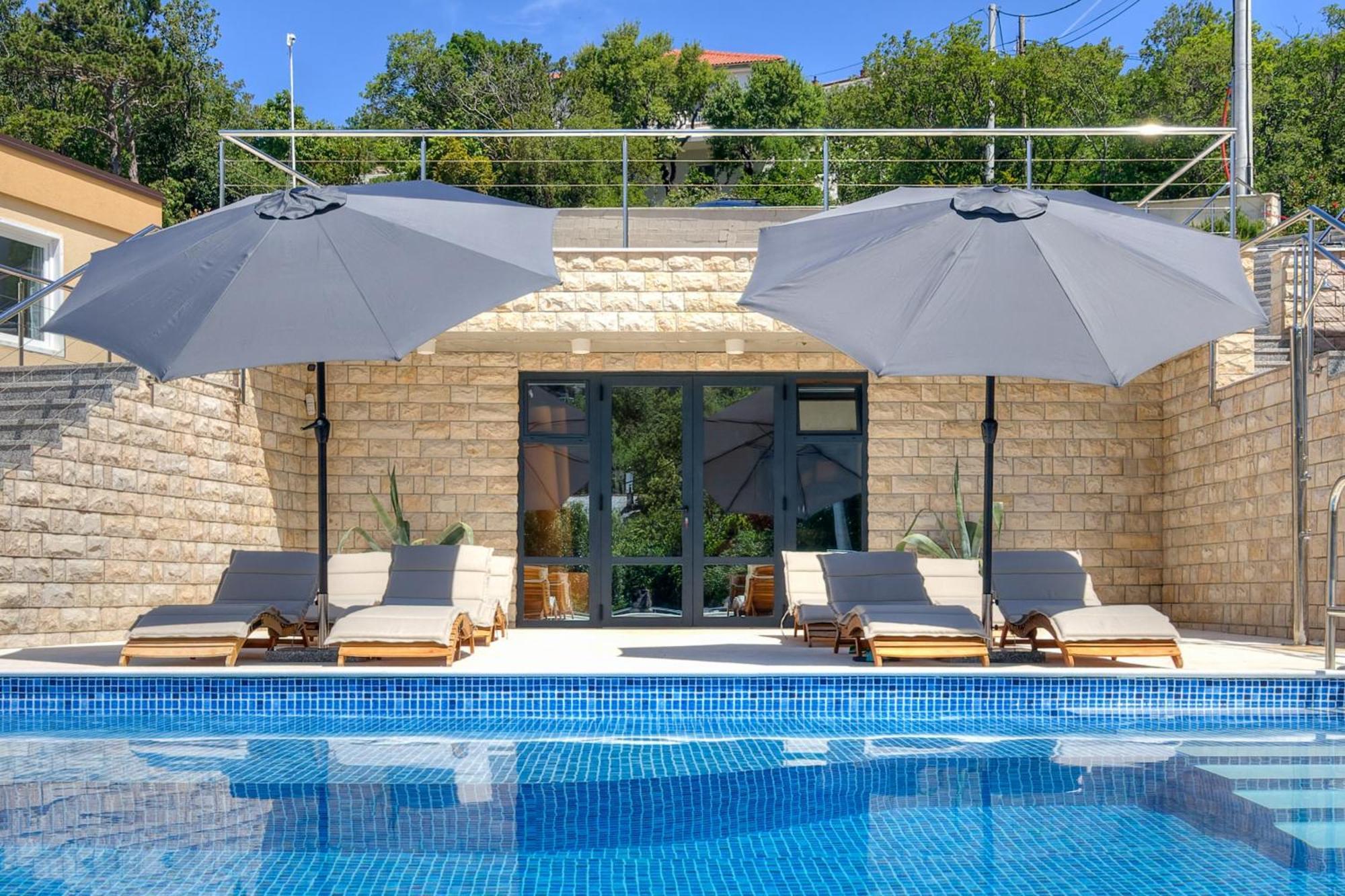 Boora Glamp Experience & Heated Infinity Pool Senj (Lika-Senj)