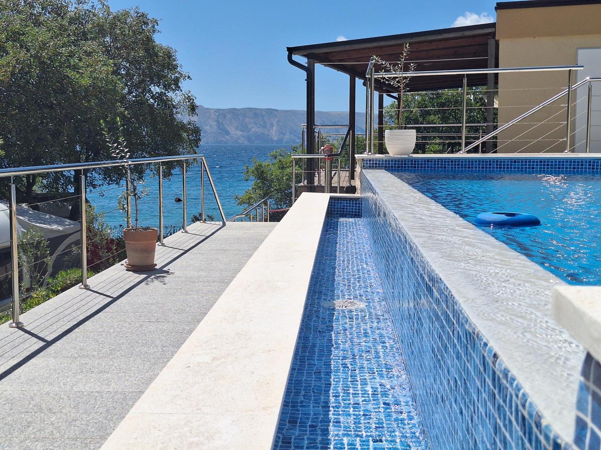 Boora Glamp Experience & Heated Infinity Pool * Senj (Lika-Senj)