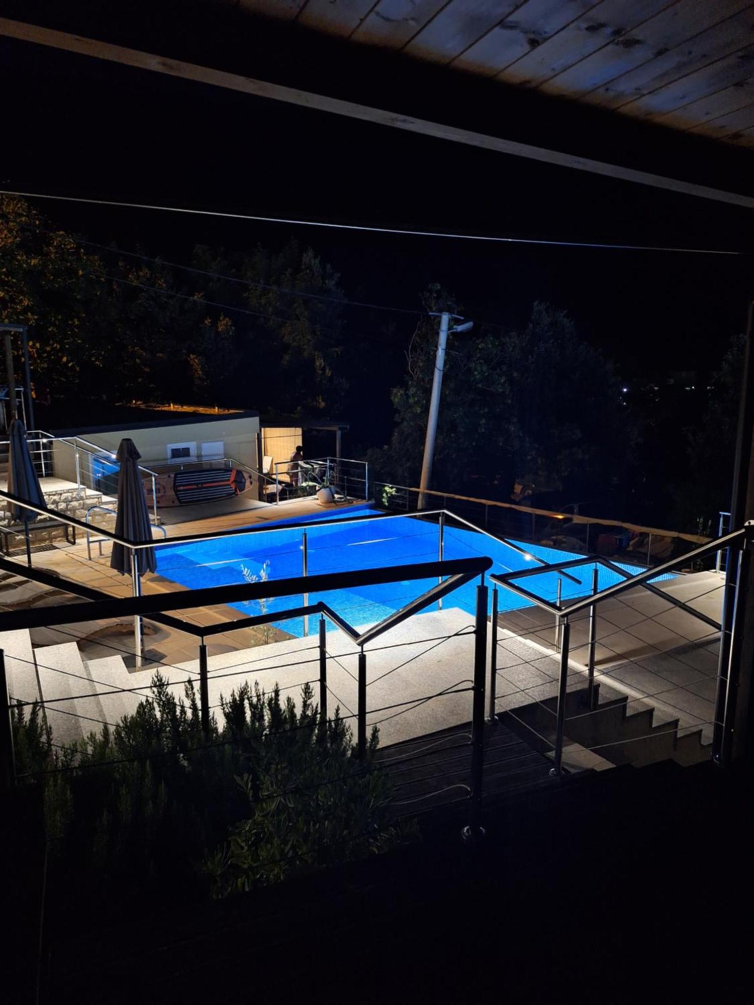 Boora Glamp Experience & Heated Infinity Pool *